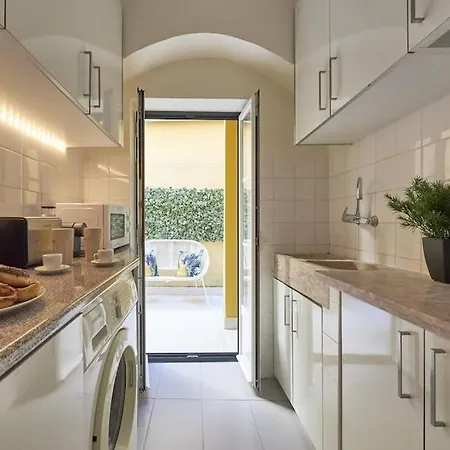 Apartment Patio Boutique De 5 *